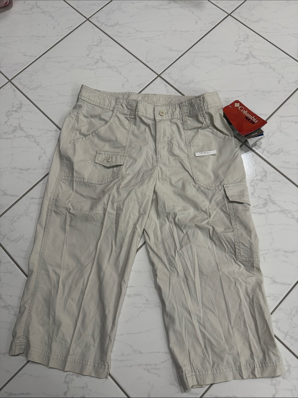 Gorpcore Columbia Women’s  Light Tan Cargo Capris